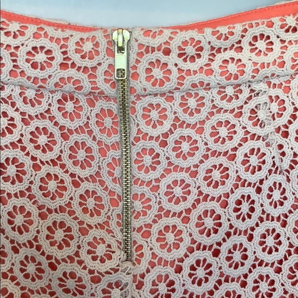 Gianni Bini Crochet Lace Overlay Shorts Size 7 - Picture 3 of 6